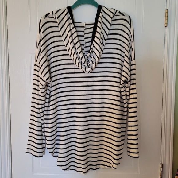 NWOT Anthropologie Maronie  Hi-Low Hooded Pullover Top Black White Stripe Size S - Picture 7 of 10